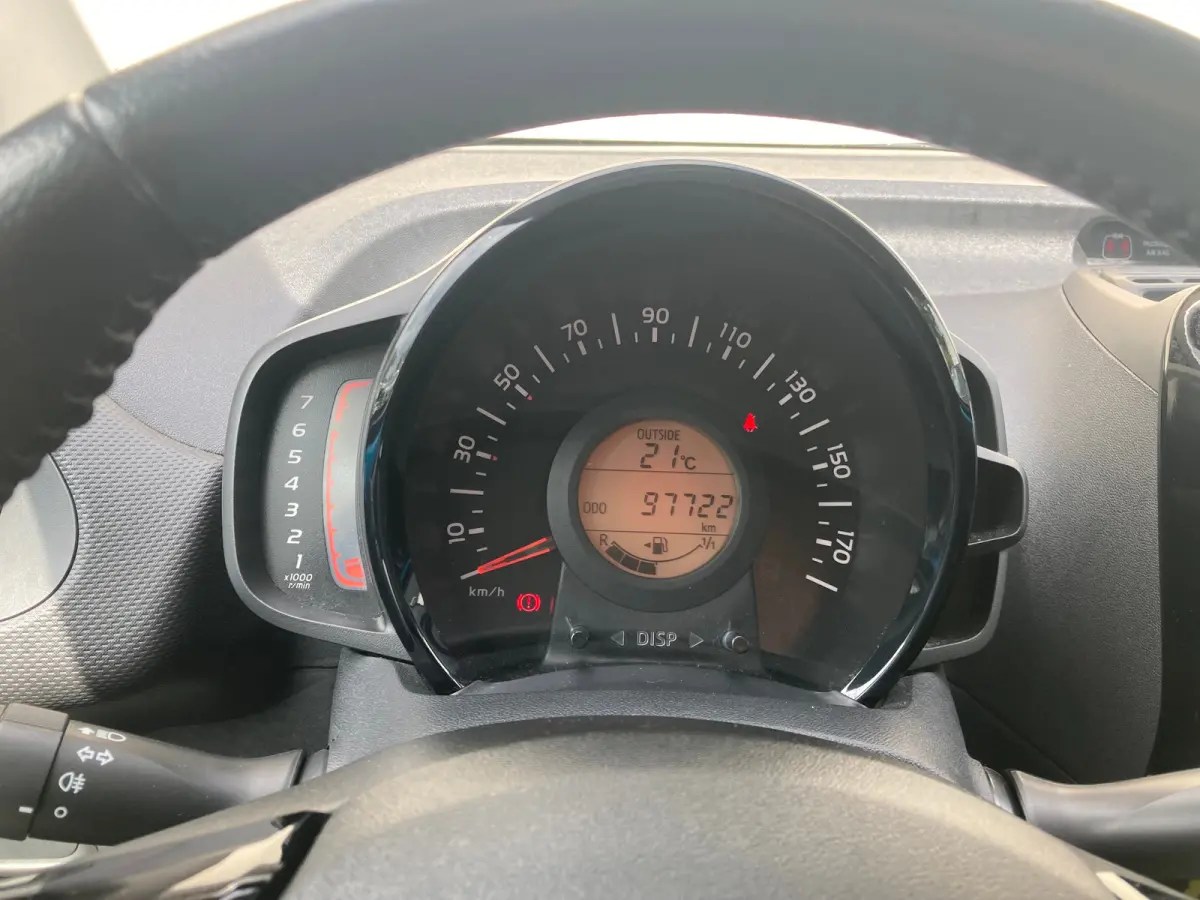 1.0 VTi Feel | Airco | Bluetooth | Chrome delen | NL auto |