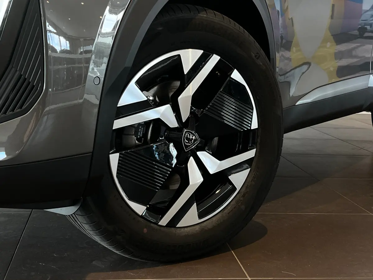1.2 Hybrid 145 Allure VOORRAAD ACTIE | 8 JAAR GARANTIE | Airco (automatisch) | Apple Carplay/Android Auto|telefoonintegratie premium | Armsteun voor