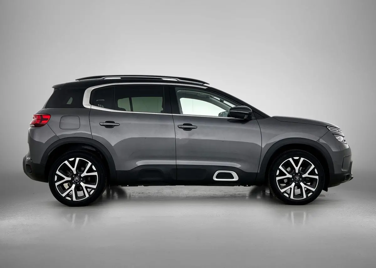 SUV Shine 130pk Automaat | Navigatie | Panoramisch schuif-kanteldak | 360° Camera | Climate Control | Handsfree achterklep | Comfortstoel Leder/Stof elektrisch + verwarmd | Adaptieve Cruise
