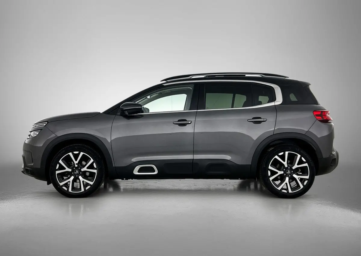 SUV Shine 130pk Automaat | Navigatie | Panoramisch schuif-kanteldak | 360° Camera | Climate Control | Handsfree achterklep | Comfortstoel Leder/Stof elektrisch + verwarmd | Adaptieve Cruise