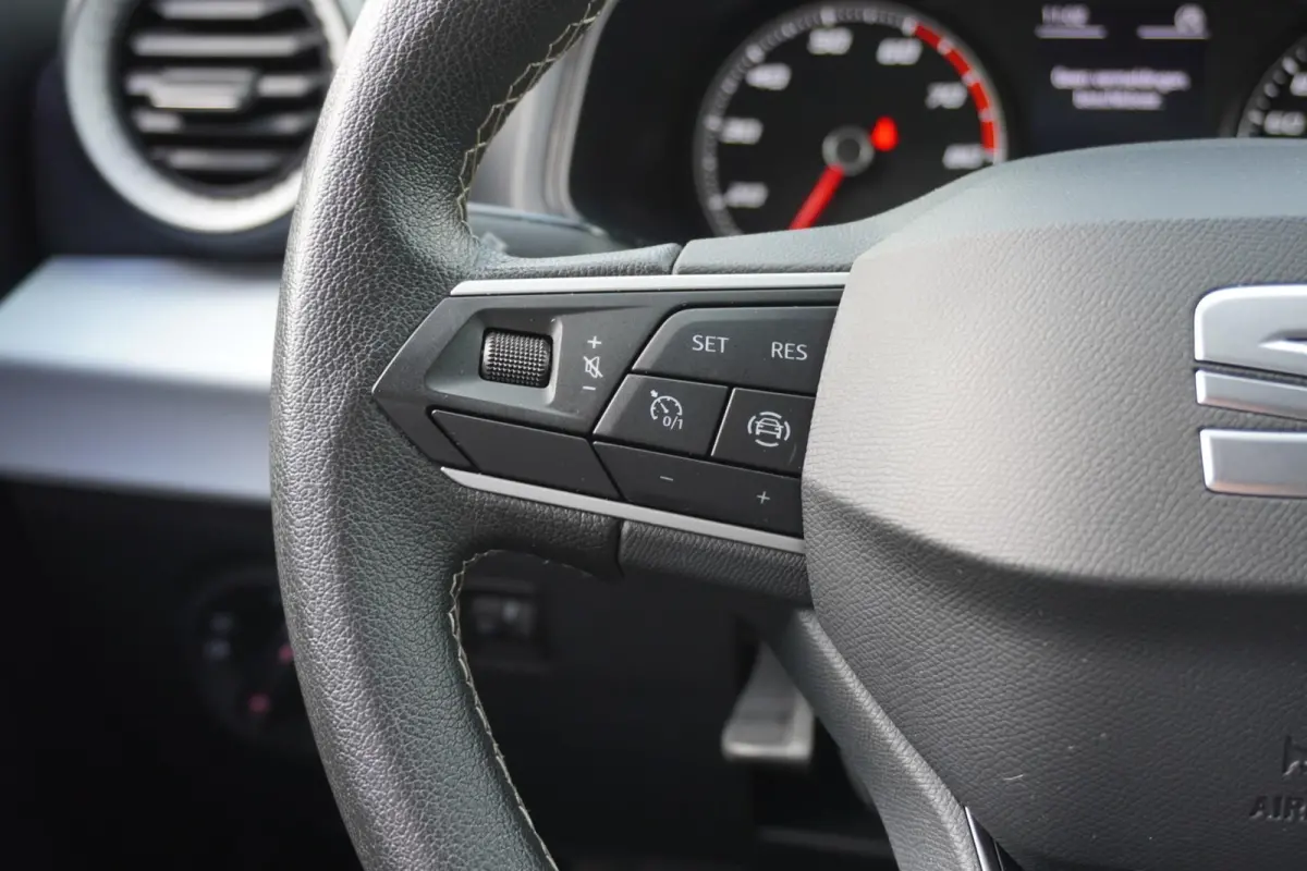 1.0 TSI 95pk Style | Parkeersensoren achter | Cruise Control | Full Link