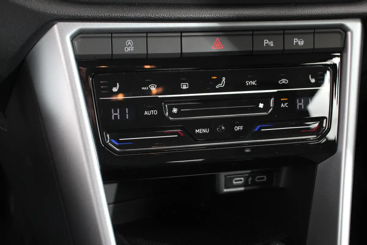 1.5 TSI DSG Life Navigatie Apple Carplay/Android Auto Parkeersensoren Camera Adaptive Cruise Control Virtual Cockpit Stuur- en stoelverwarming