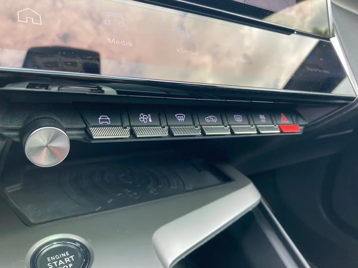 Hybrid 225 GT | Clima | Focal audio | Panoramadak | Elektrische stoel met massage | Full Optie !! |
