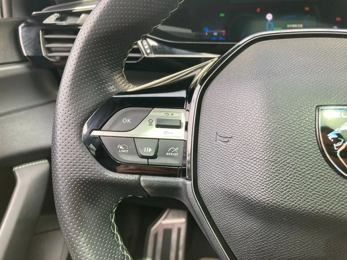 Hybrid 225 GT | Clima | Focal audio | Panoramadak | Elektrische stoel met massage | Full Optie !! |