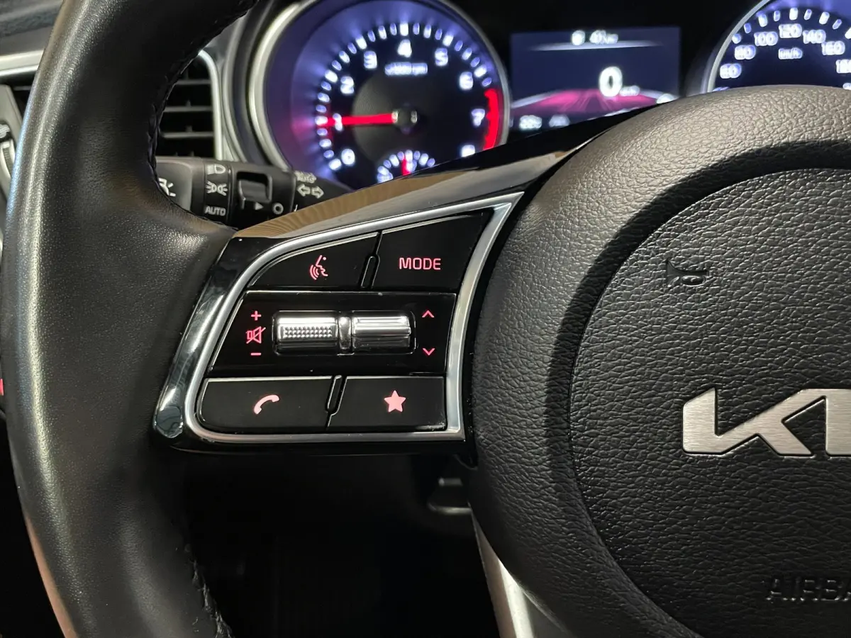 1.0 T-GDi DynamicLine|120PK|FACELIFT|APPLE CARPLAY|ANDROID|STOEL+STUURVERWARMING|CAMERA|CRUISE,CLIMATE|1E EIG.|INCL.BTW|