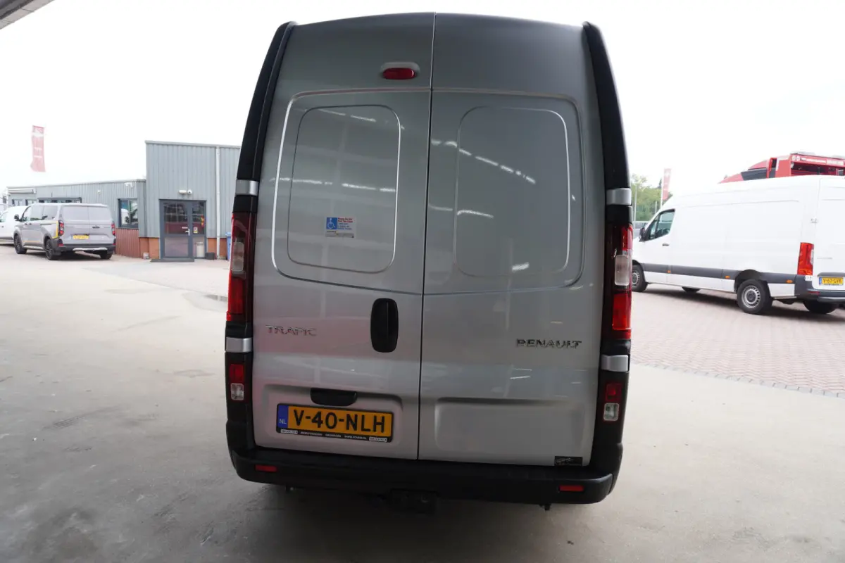 2.0 Blue dCi 170PK T30 L2H2 Rolstoelbus met schans nr. V186 | Airco | Cruise | Navi | trekhaak