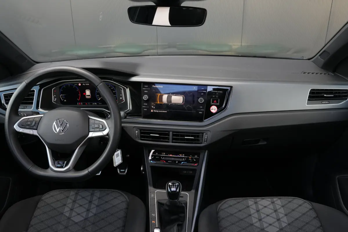 1.0 TSI 95pk R-Line Edition | Panoramadak | Camera | Parkeerhulp | Carplay |  | Adaptive Cruise |