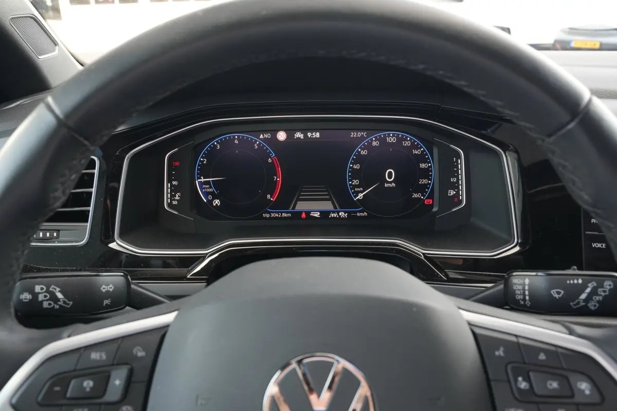1.0 TSI 95pk R-Line Edition | Panoramadak | Camera | Parkeerhulp | Carplay |  | Adaptive Cruise |