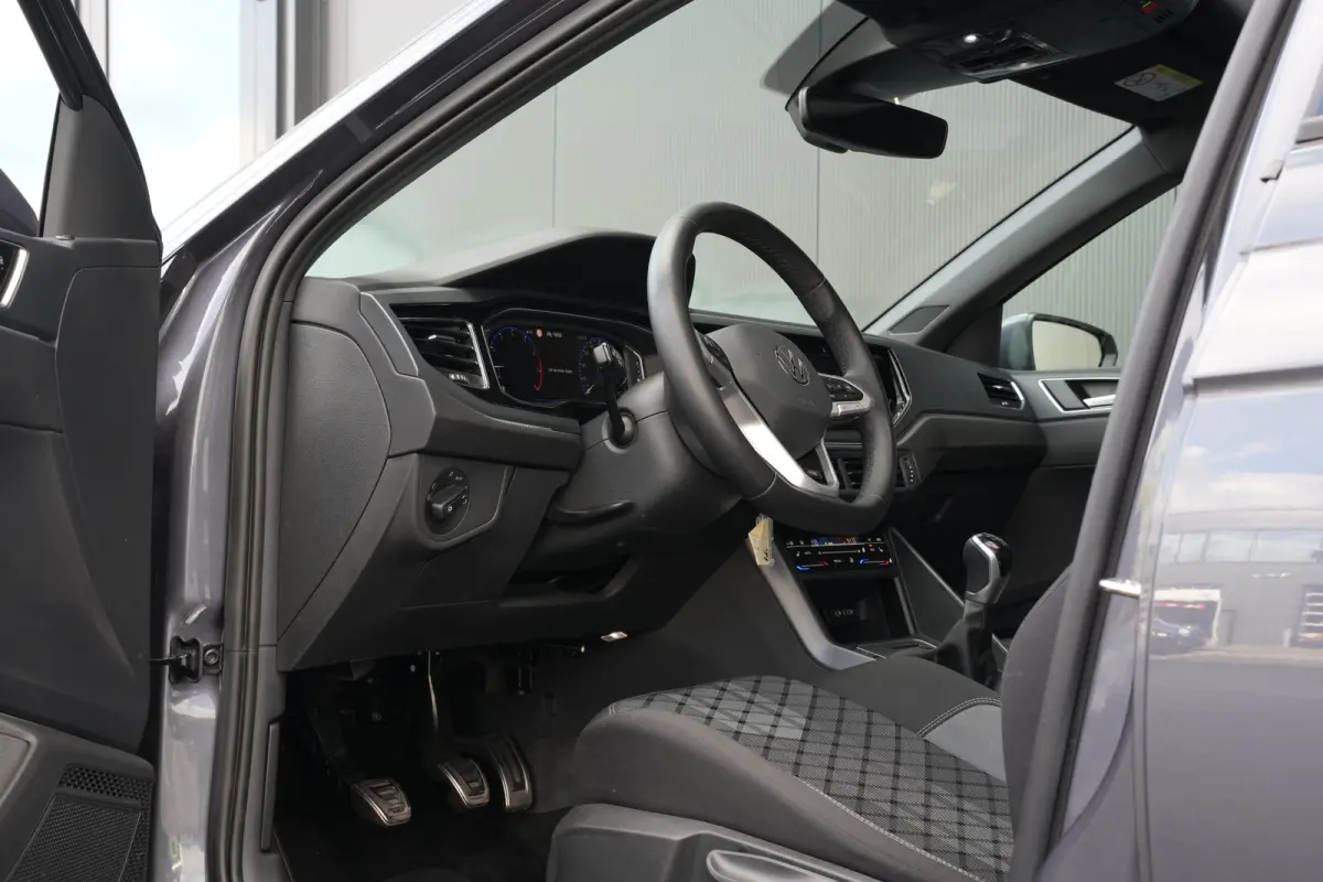 1.0 TSI 95pk R-Line Edition | Panoramadak | Camera | Parkeerhulp | Carplay |  | Adaptive Cruise |