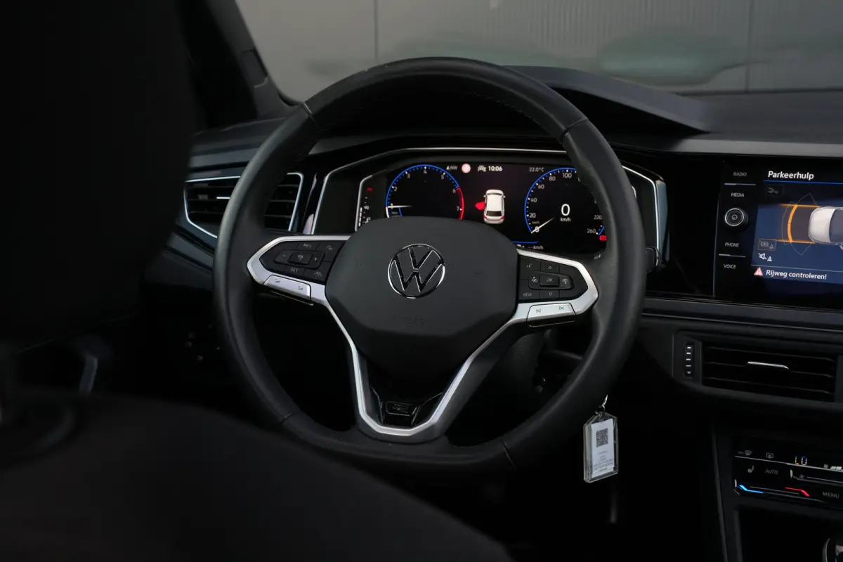1.0 TSI 95pk R-Line Edition | Panoramadak | Camera | Parkeerhulp | Carplay |  | Adaptive Cruise |