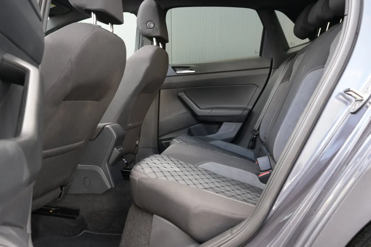 1.0 TSI 95pk R-Line Edition | Panoramadak | Camera | Parkeerhulp | Carplay |  | Adaptive Cruise |