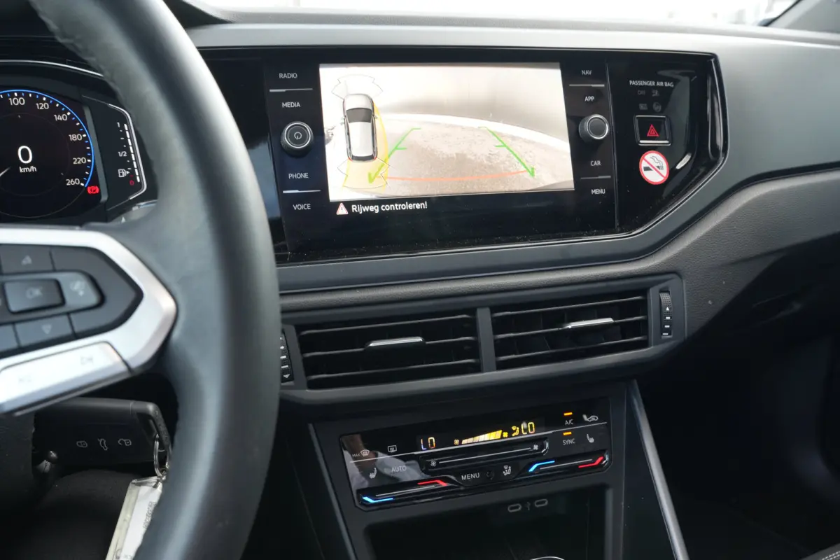 1.0 TSI 95pk R-Line Edition | Panoramadak | Camera | Parkeerhulp | Carplay |  | Adaptive Cruise |