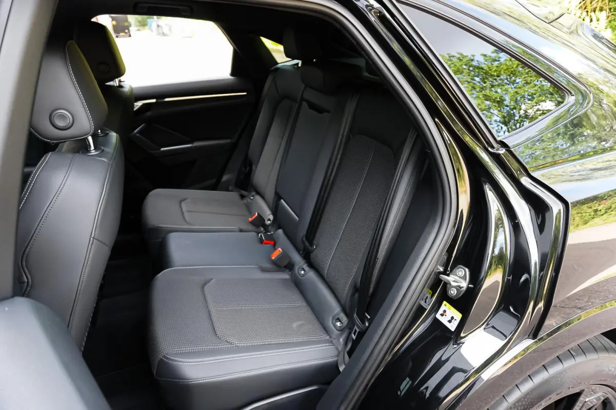 45 TFSIe 245pk PHEV S Edition | Panoramadak | Trekhaak | Topview Camera | Keyless | Optiek Zwart | SoH 92%