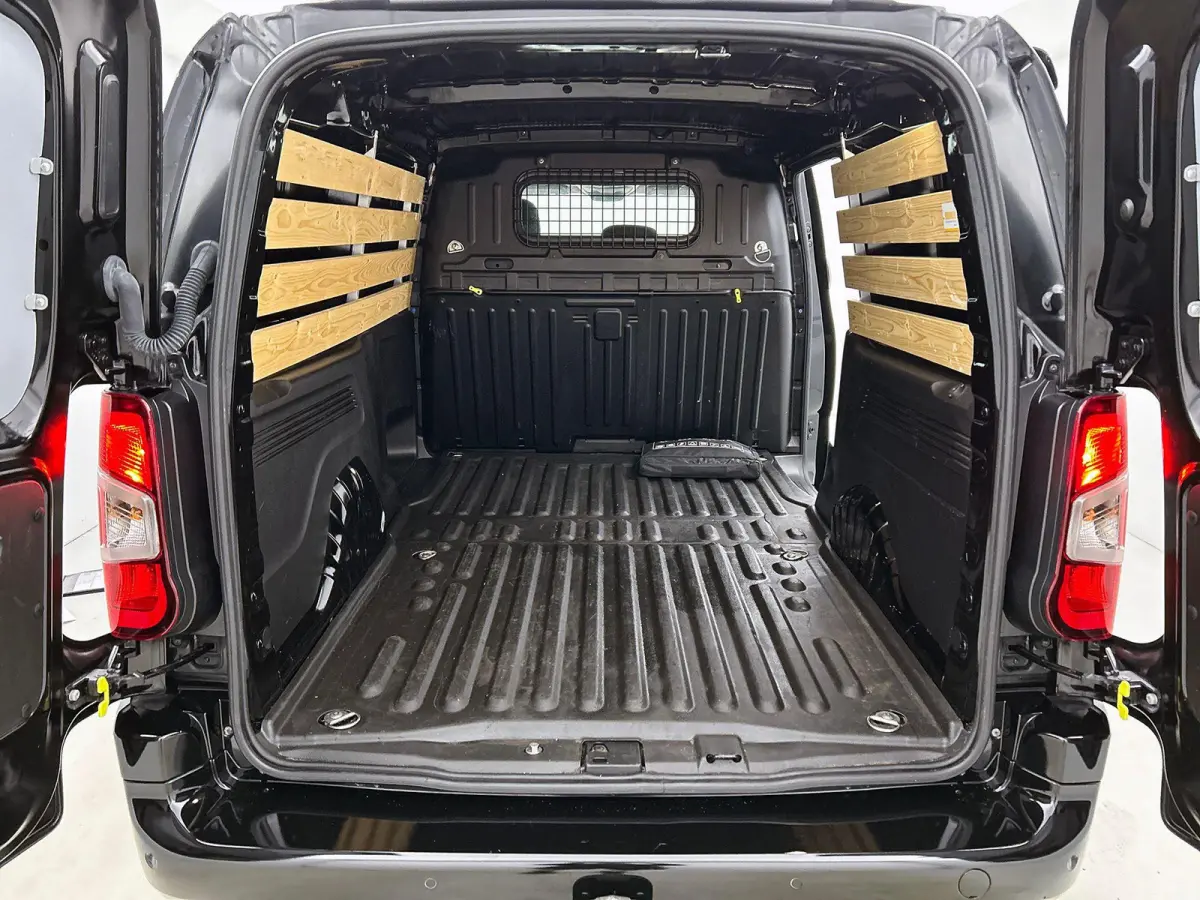 1.5 BlueHDi 100 S&S L2 Airco Bluetooth Parkeersensoren