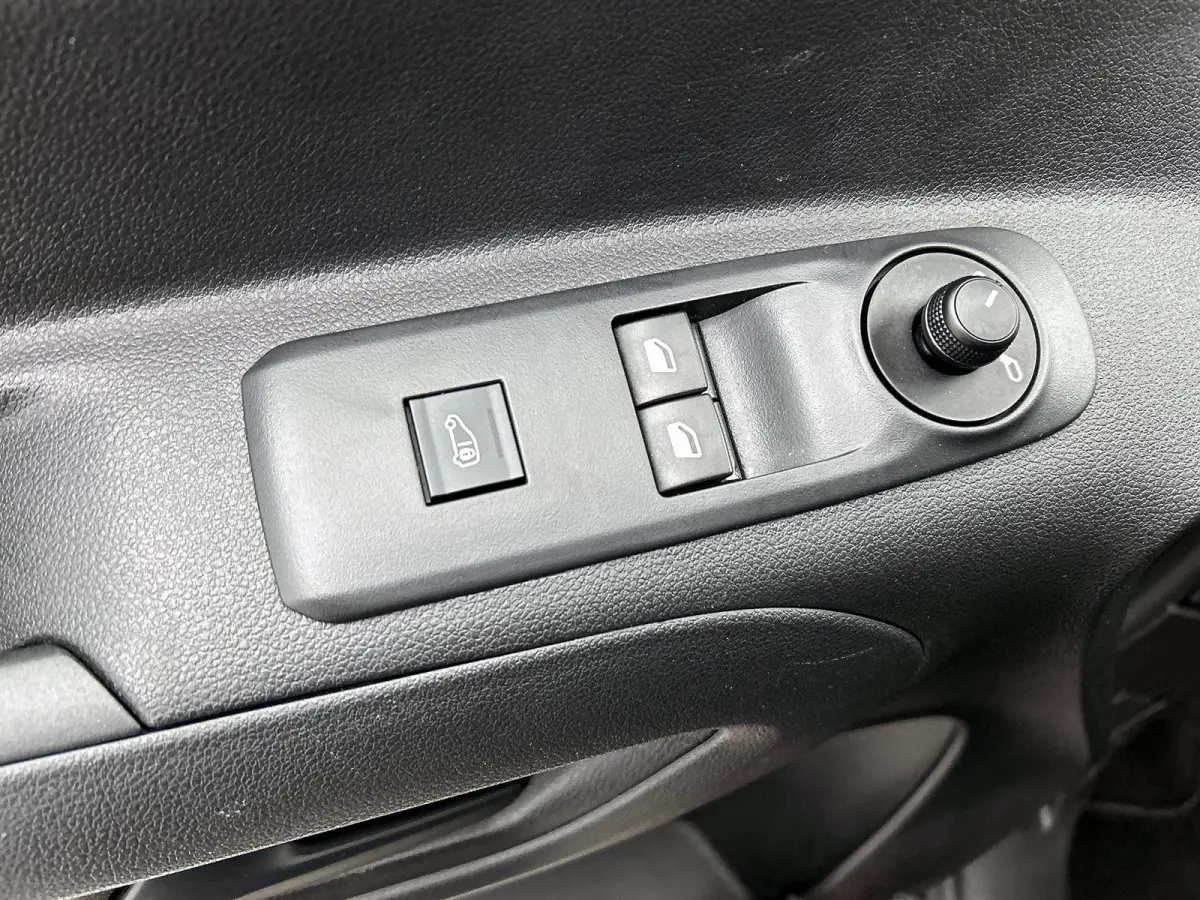 1.5 BlueHDi 100 S&S L2 Airco Bluetooth Parkeersensoren