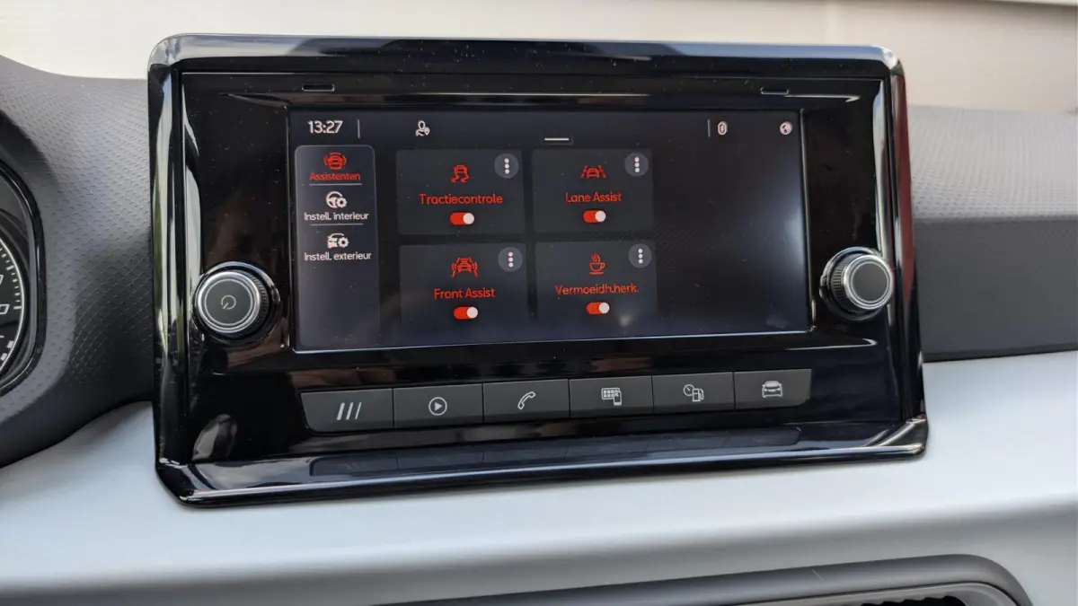 1.0 TSI 95pk Style | App connect | Climatronic | PDC achter