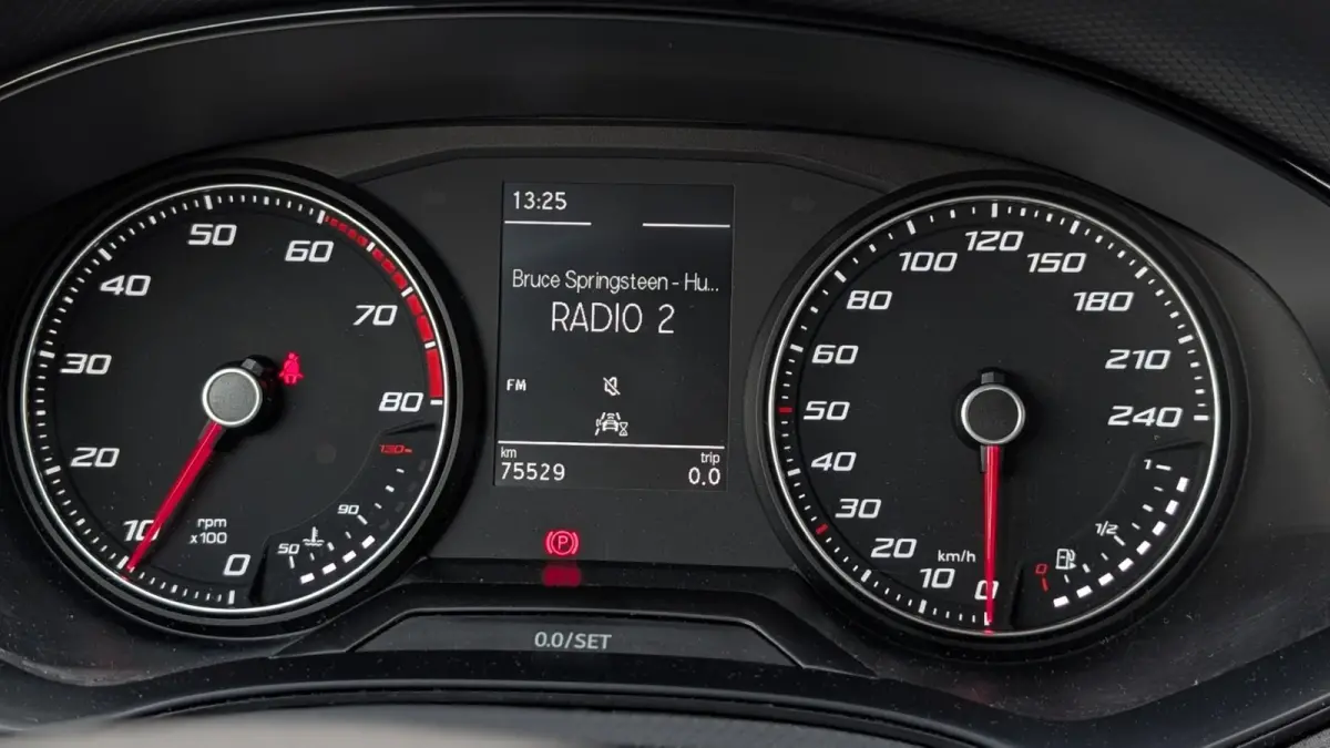 1.0 TSI 95pk Style | App connect | Climatronic | PDC achter