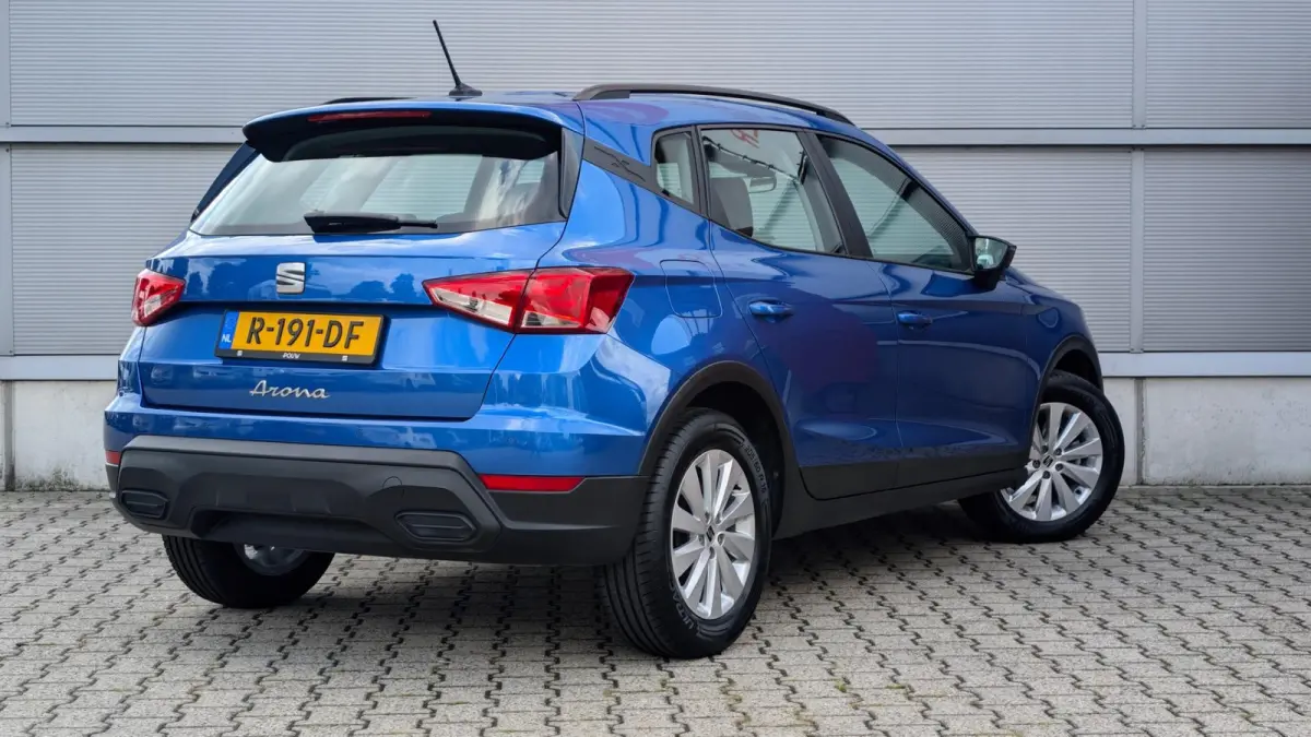 1.0 TSI 95pk Style | App connect | Climatronic | PDC achter