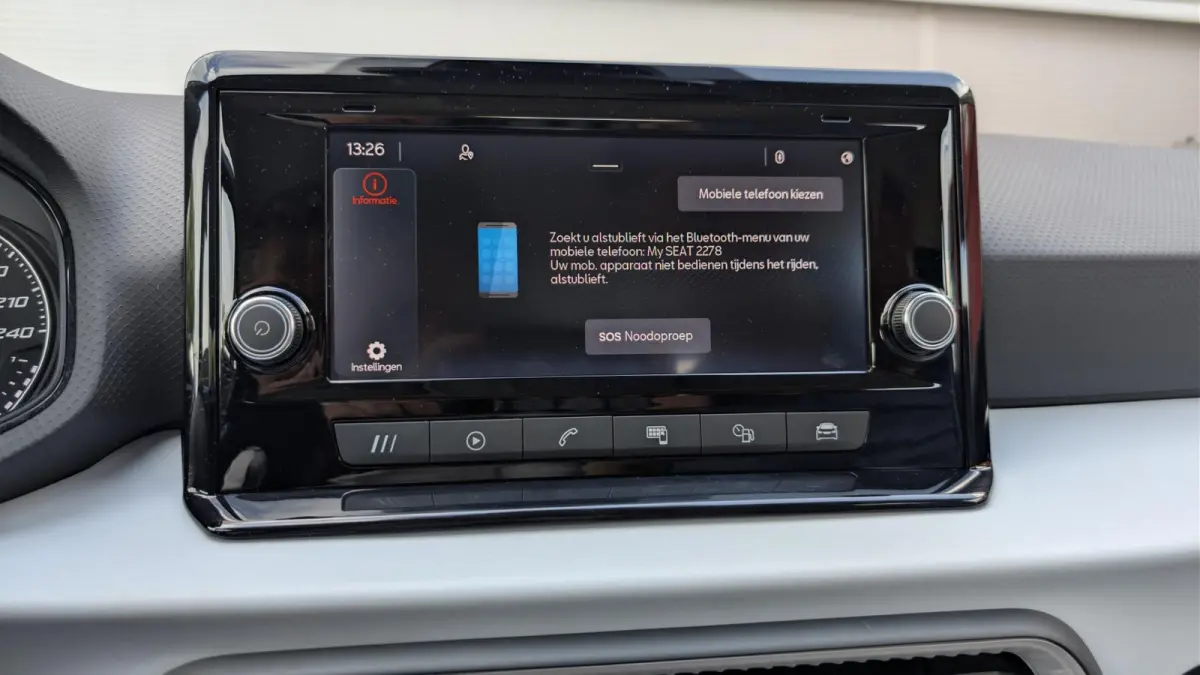 1.0 TSI 95pk Style | App connect | Climatronic | PDC achter