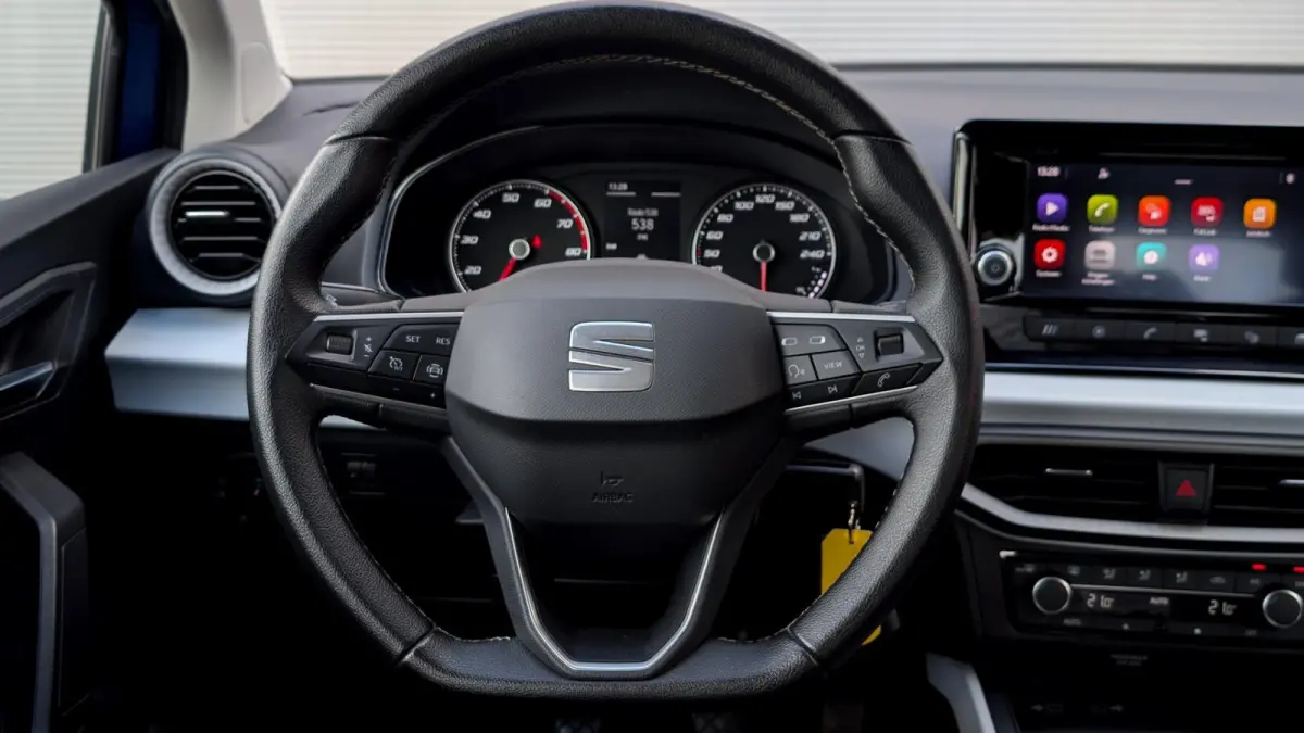 1.0 TSI 95pk Style | App connect | Climatronic | PDC achter