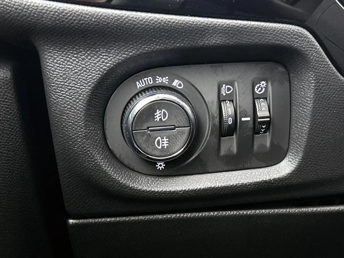 1.2 Turbo Hybrid Edition | 110pk | Apple Carplay/Android Auto | Camera | 4.000km! |