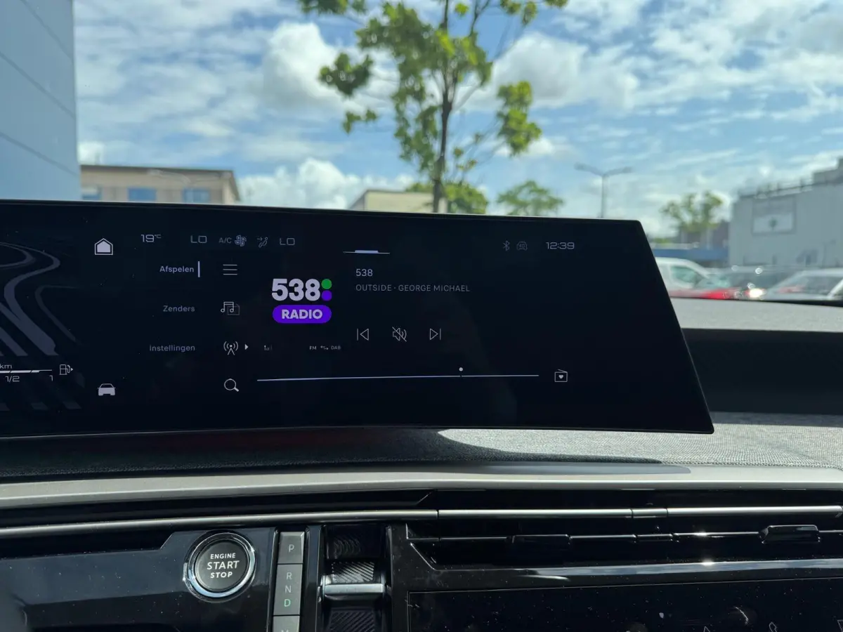 1.2 Hybrid 136 Allure | Panoramic Navigation | Camera | Adaptieve Cruise Control | Trekhaak