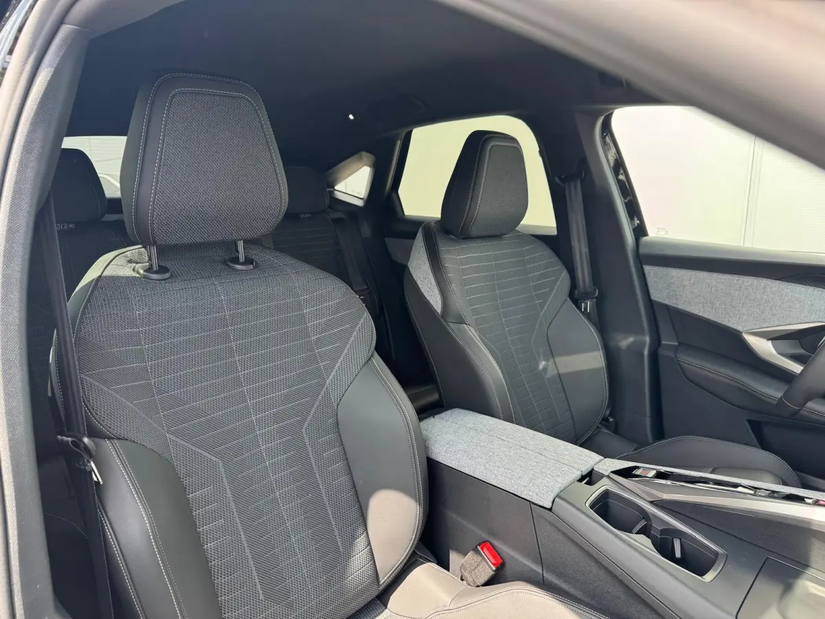 1.2 Hybrid 136 Allure | Panoramic Navigation | Camera | Adaptieve Cruise Control | Trekhaak