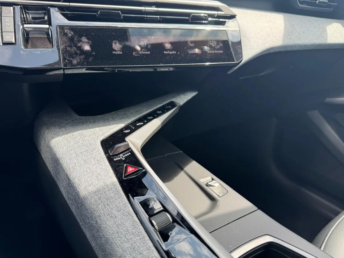 1.2 Hybrid 136 Allure | Panoramic Navigation | Camera | Adaptieve Cruise Control | Trekhaak