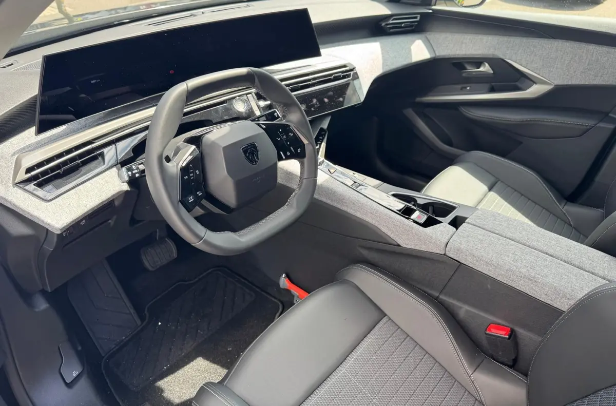 1.2 Hybrid 136 Allure | Panoramic Navigation | Camera | Adaptieve Cruise Control | Trekhaak