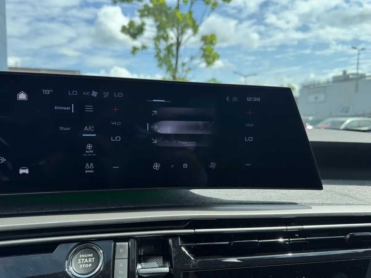1.2 Hybrid 136 Allure | Panoramic Navigation | Camera | Adaptieve Cruise Control | Trekhaak