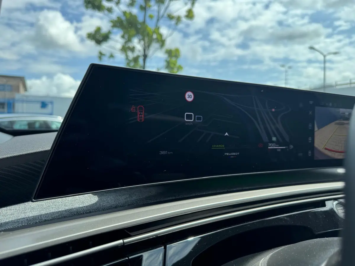 1.2 Hybrid 136 Allure | Panoramic Navigation | Camera | Adaptieve Cruise Control | Trekhaak