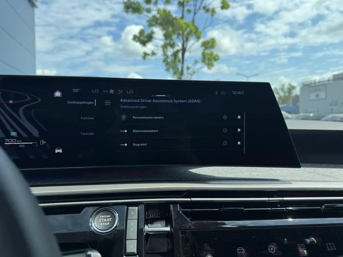 1.2 Hybrid 136 Allure | Panoramic Navigation | Camera | Adaptieve Cruise Control | Trekhaak