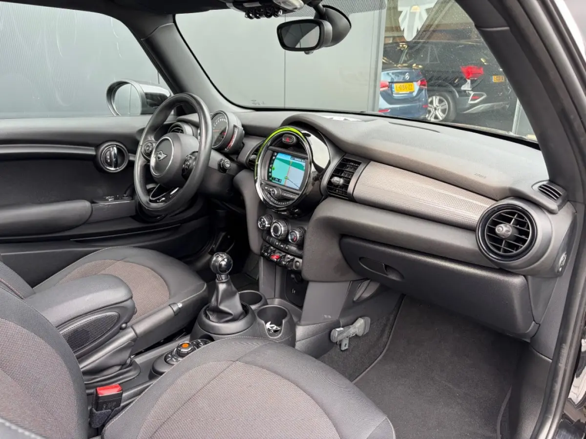 1.5 Cooper 2e eig. Pano LED Navi Cruise Lichtpakket NL-auto