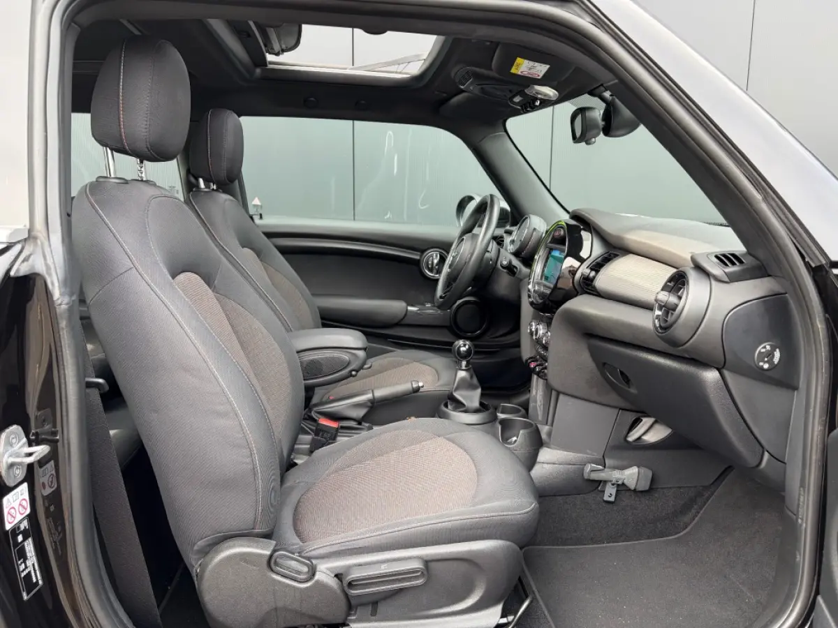 1.5 Cooper 2e eig. Pano LED Navi Cruise Lichtpakket NL-auto