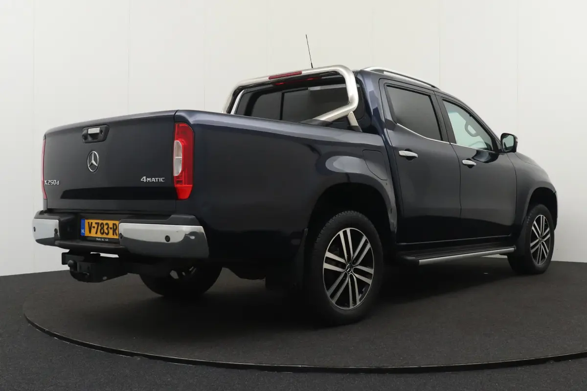 250d 190 PK Aut. 4-MATIC 3500 KG Trekhaak Leder 19'LMV Camera