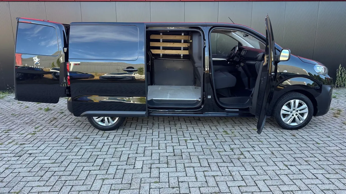 2.0 BlueHDI 180 S&S L2 | Apple Carplay / Android Auto | Achteruitrij Camera | Cruise Control | Climate Control | 2 zitplaatsen rechtsvoor | Anti Blokkeer Systeem | Bandenspanningscontrolesys