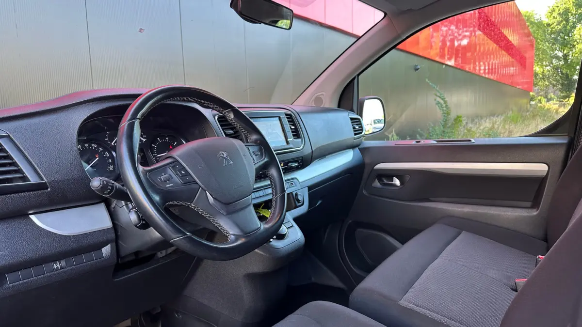2.0 BlueHDI 180 S&S L2 | Apple Carplay / Android Auto | Achteruitrij Camera | Cruise Control | Climate Control | 2 zitplaatsen rechtsvoor | Anti Blokkeer Systeem | Bandenspanningscontrolesys