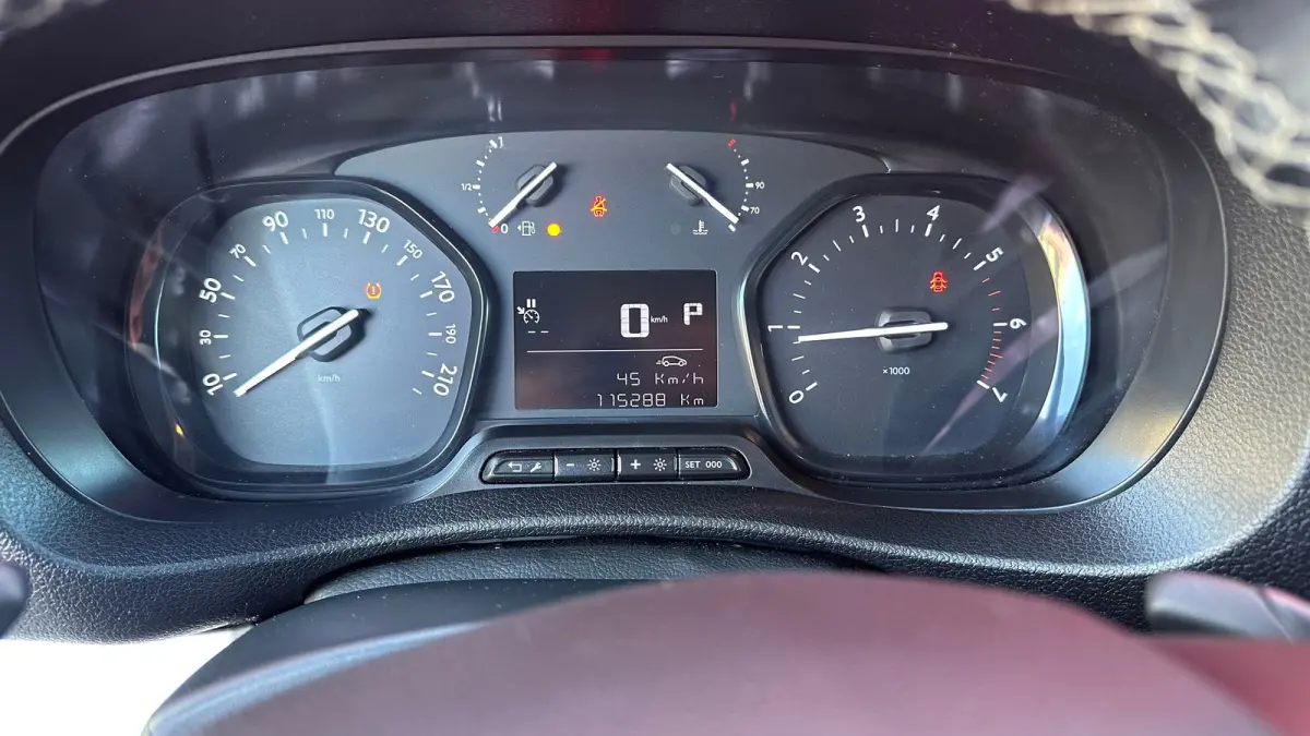 2.0 BlueHDI 180 S&S L2 | Apple Carplay / Android Auto | Achteruitrij Camera | Cruise Control | Climate Control | 2 zitplaatsen rechtsvoor | Anti Blokkeer Systeem | Bandenspanningscontrolesys