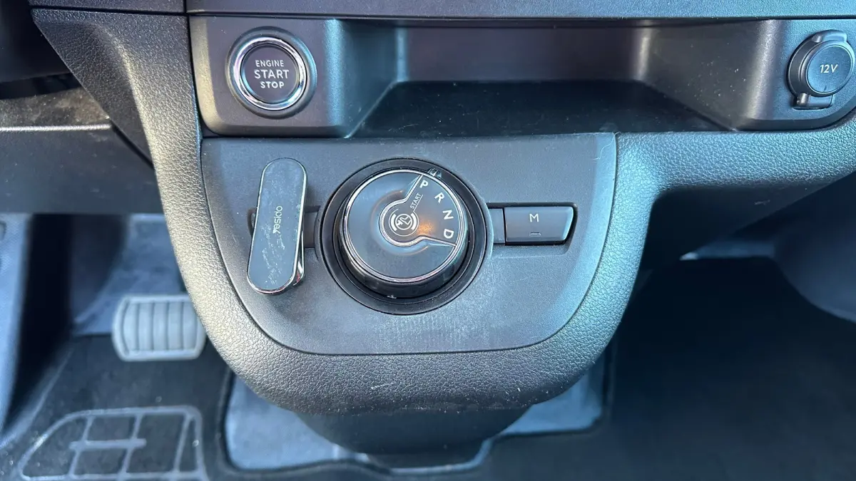 2.0 BlueHDI 180 S&S L2 | Apple Carplay / Android Auto | Achteruitrij Camera | Cruise Control | Climate Control | 2 zitplaatsen rechtsvoor | Anti Blokkeer Systeem | Bandenspanningscontrolesys