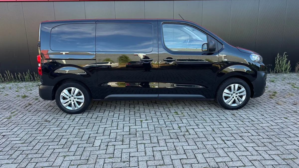 2.0 BlueHDI 180 S&S L2 | Apple Carplay / Android Auto | Achteruitrij Camera | Cruise Control | Climate Control | 2 zitplaatsen rechtsvoor | Anti Blokkeer Systeem | Bandenspanningscontrolesys