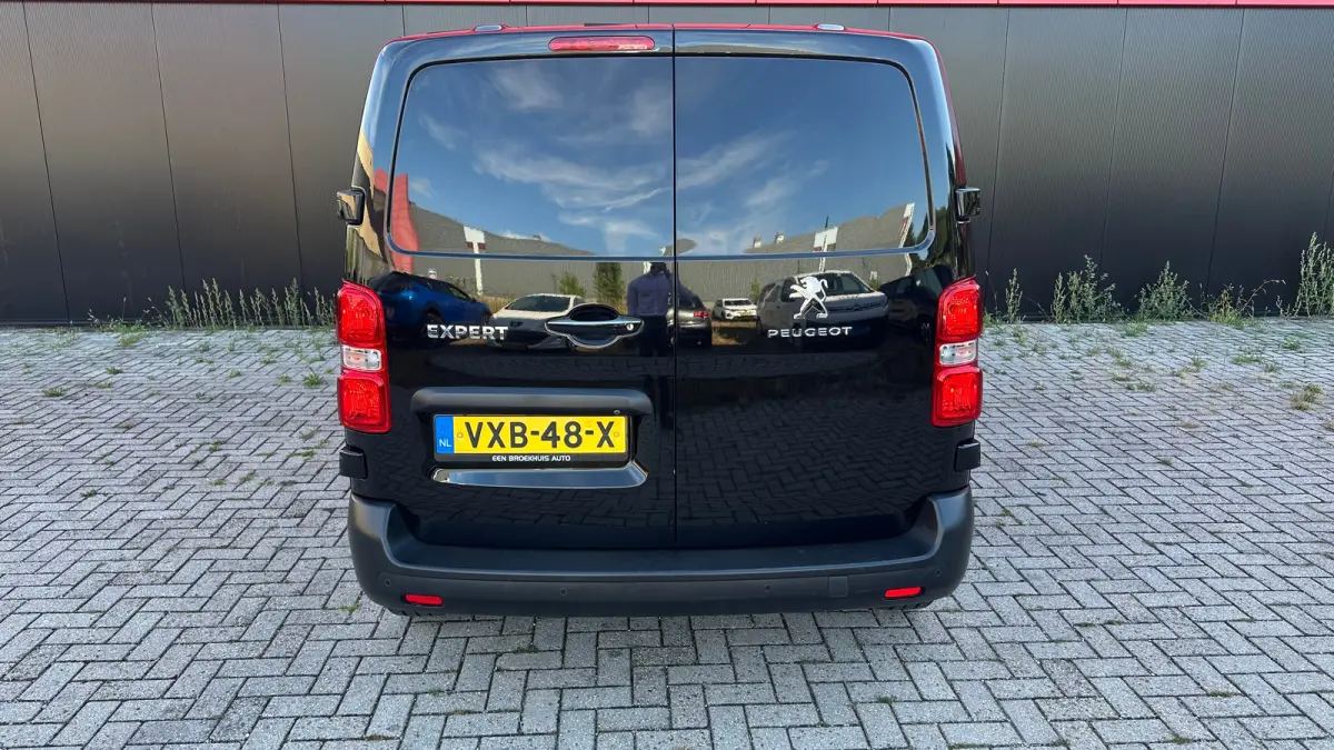 2.0 BlueHDI 180 S&S L2 | Apple Carplay / Android Auto | Achteruitrij Camera | Cruise Control | Climate Control | 2 zitplaatsen rechtsvoor | Anti Blokkeer Systeem | Bandenspanningscontrolesys