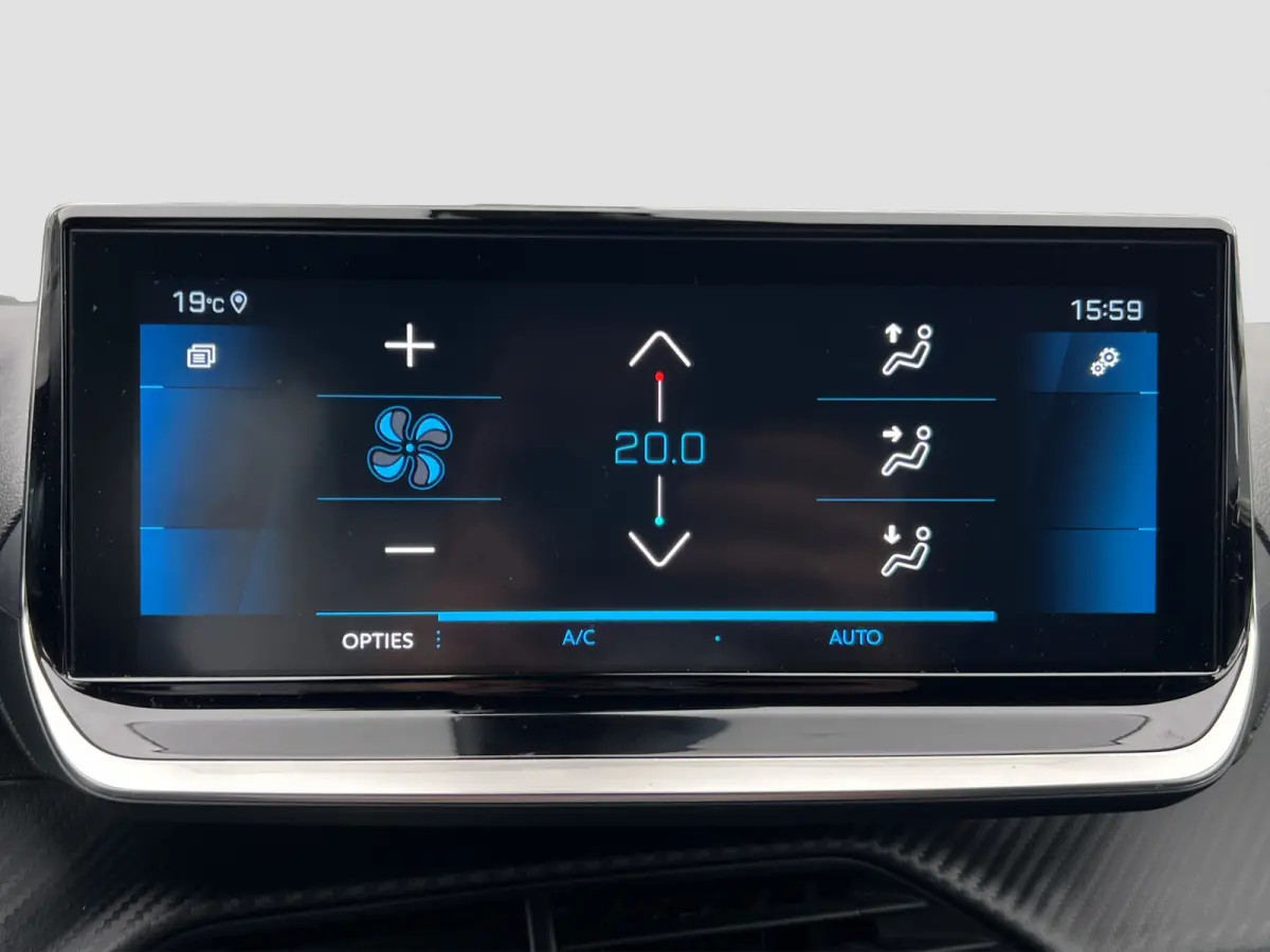 1.2 PureTech GT Full LED | Camera | Parkeersensoren voor + achter | Full map navigatie | Carplay/android auto |