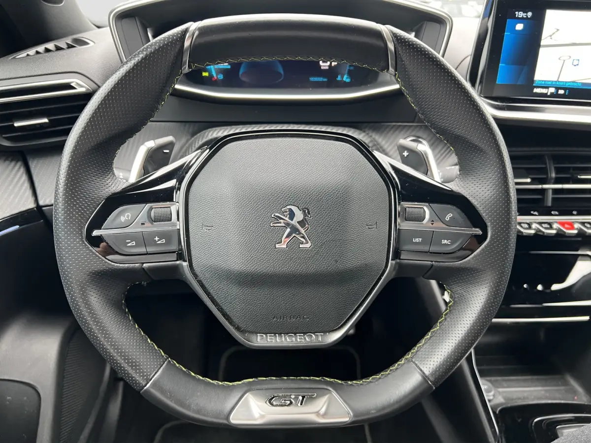 1.2 PureTech GT Full LED | Camera | Parkeersensoren voor + achter | Full map navigatie | Carplay/android auto |