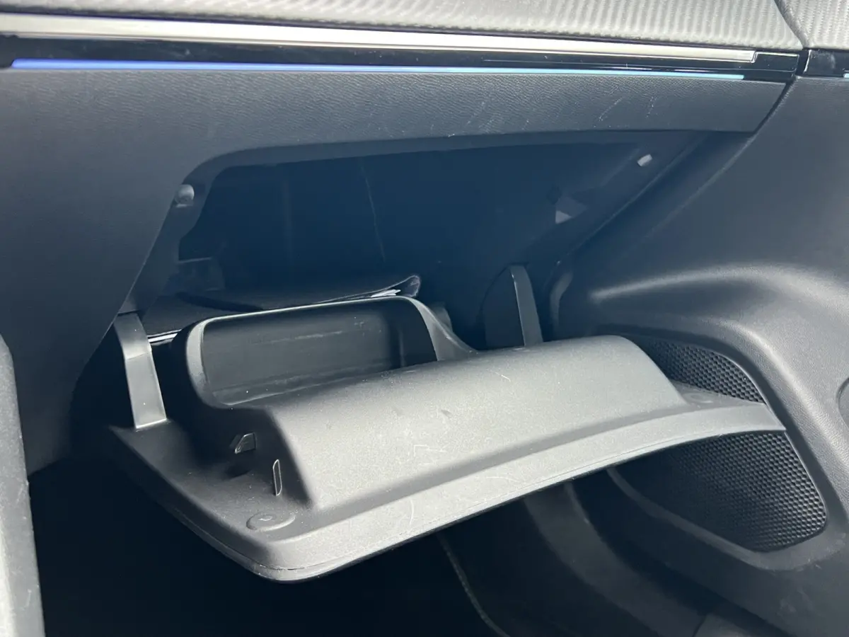 1.2 PureTech GT Full LED | Camera | Parkeersensoren voor + achter | Full map navigatie | Carplay/android auto |