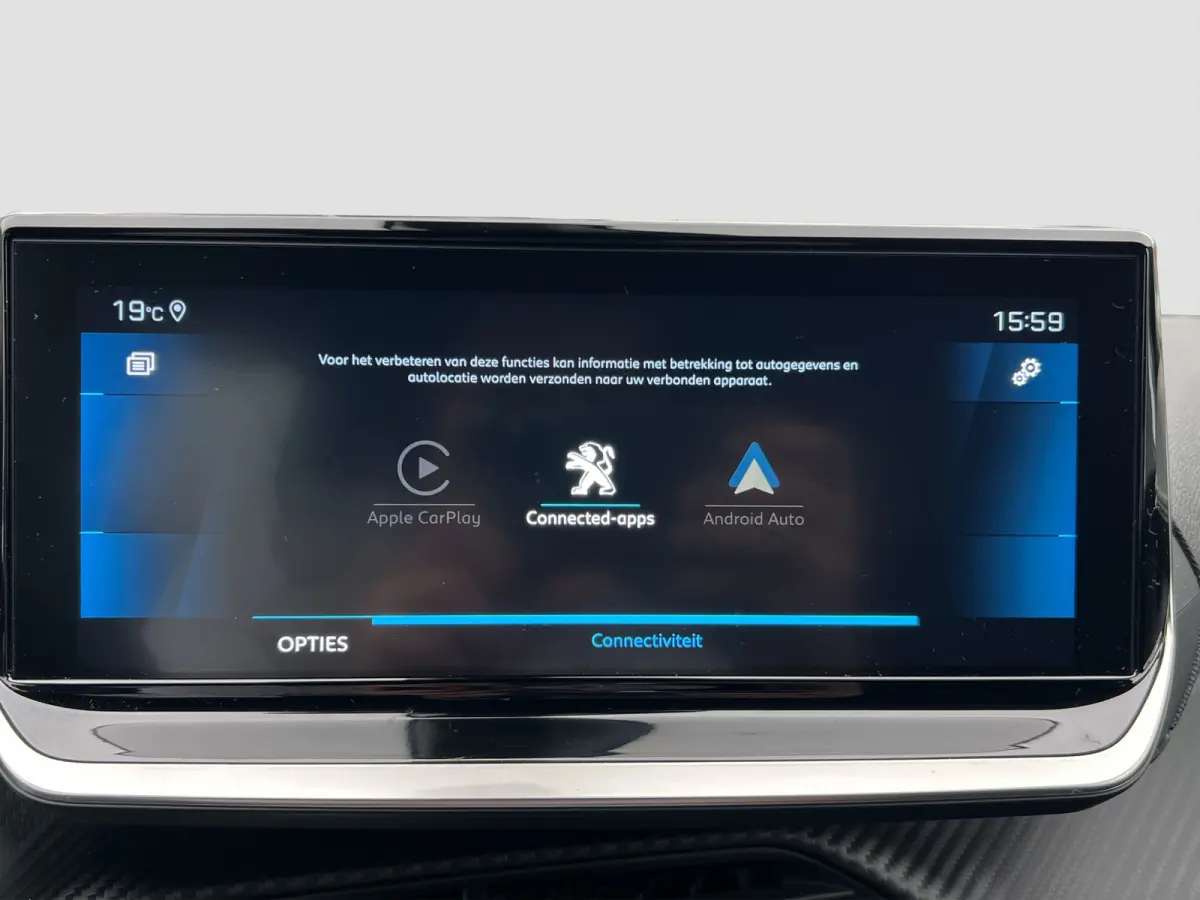 1.2 PureTech GT Full LED | Camera | Parkeersensoren voor + achter | Full map navigatie | Carplay/android auto |