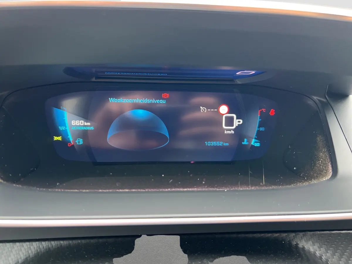 1.2 PureTech GT Full LED | Camera | Parkeersensoren voor + achter | Full map navigatie | Carplay/android auto |