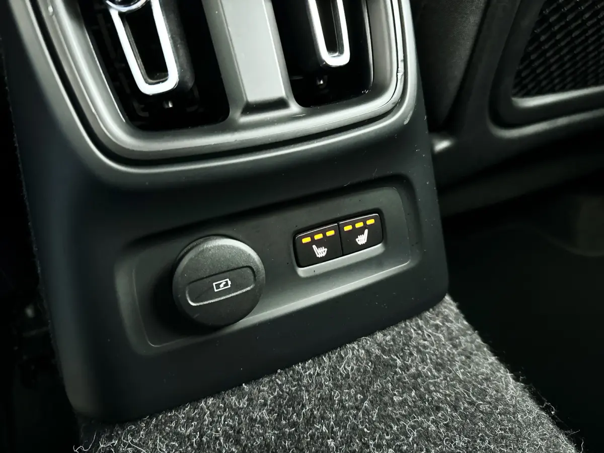 T4 R-Design Expression | Parkeercamera | Stoel- en stuurverwarming | Cruise control | Trekhaak