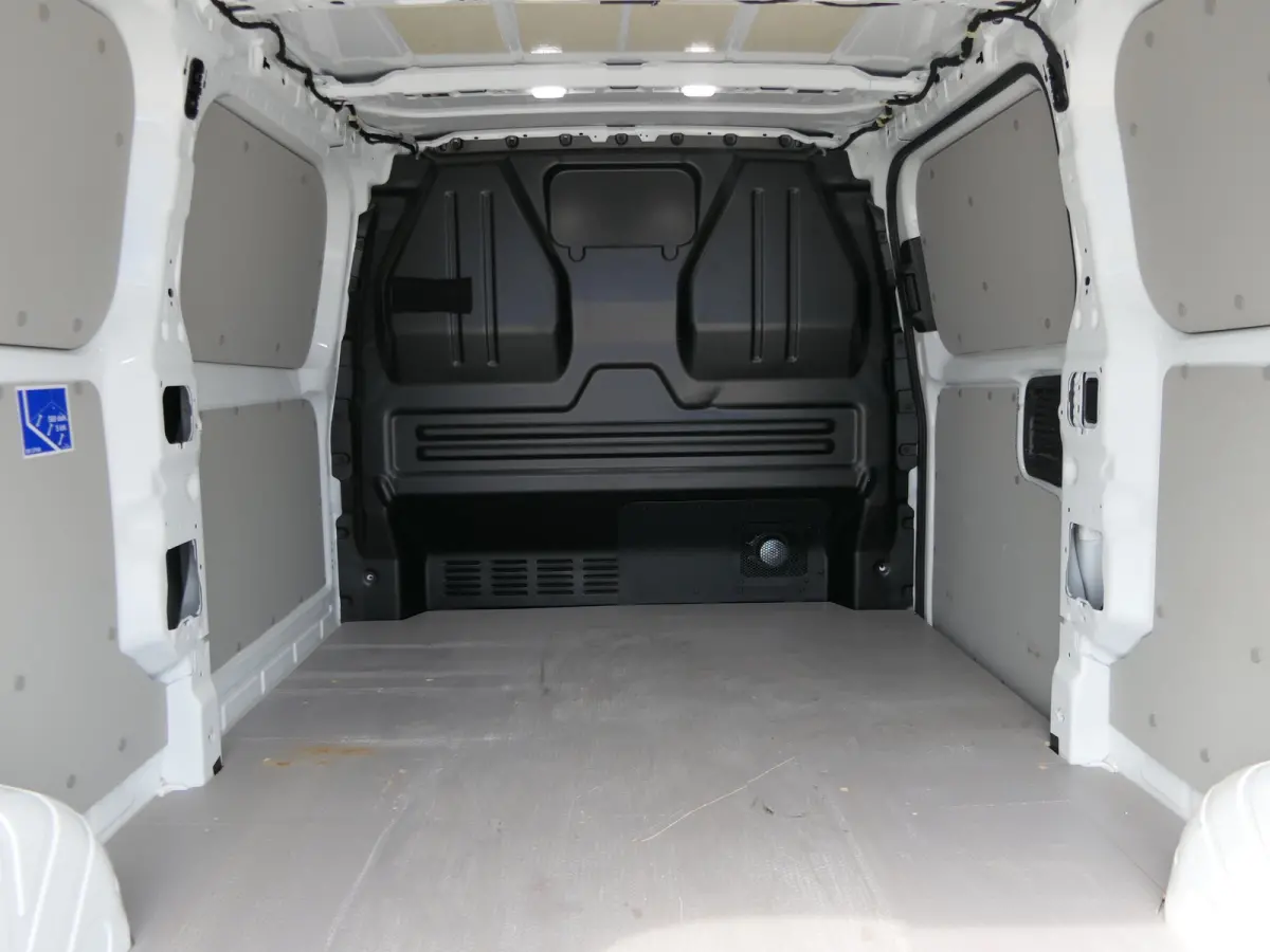300 2.0 TDCI 170pk L2H1 Sport | Trekhaak | Camera | Betonplex | Navigatie | Stoelverwarming | Verwarmde Voorruit | 19 Inch