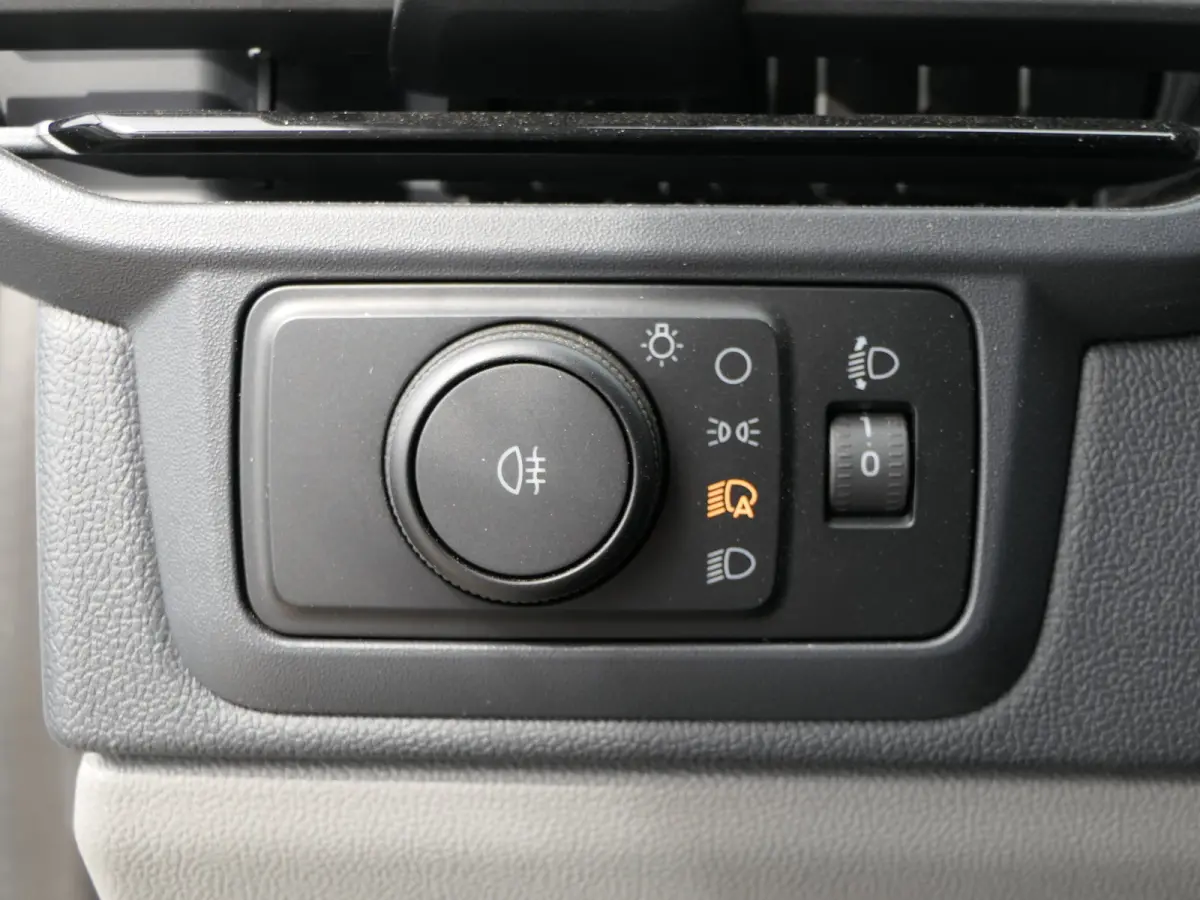 300 2.0 TDCI 170pk L2H1 Sport | Trekhaak | Camera | Betonplex | Navigatie | Stoelverwarming | Verwarmde Voorruit | 19 Inch