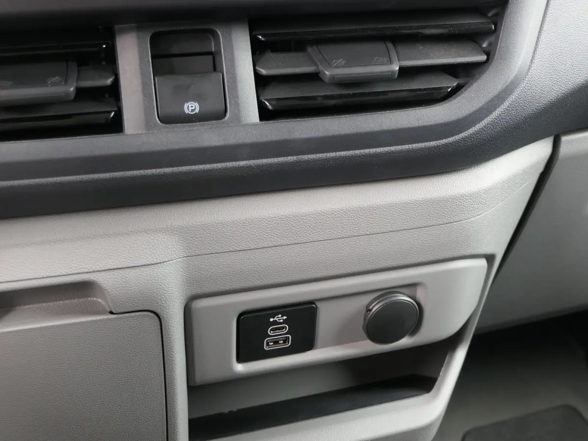 300 2.0 TDCI 170pk L2H1 Sport | Trekhaak | Camera | Betonplex | Navigatie | Stoelverwarming | Verwarmde Voorruit | 19 Inch